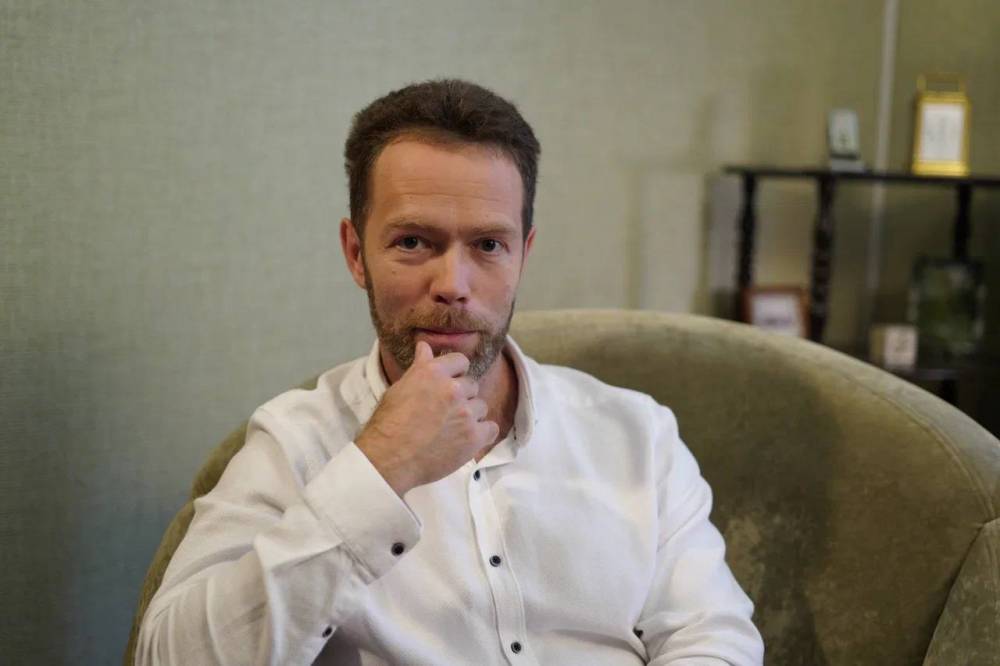 Большие события, большие деньги и психика. Интервью с психотерапевтом Николаем Стрелковым