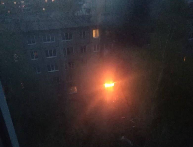 «Взрыв» и пожар в жилом доме. Что известно о ЧП на данный момент?