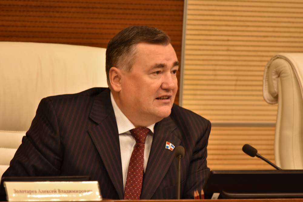 Спикер Заксобрания Валерий Сухих: «Необходимо сдерживать последствия введенных санкций»