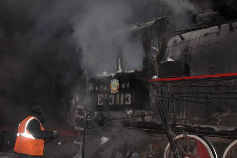 В Перми сгорел построенный в 1944 году ретропоезд 