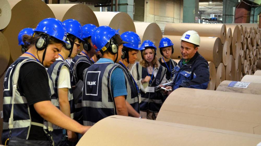 ​«Масштаб воодушевил»: студенты МГУ на ПЦБК познакомились с экономикой замкнутого цикла