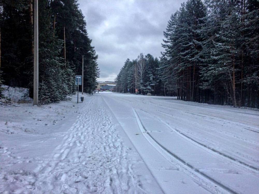 Соцсети: жители разных районов Прикамья поделились фотографиями «наступившей зимы» 