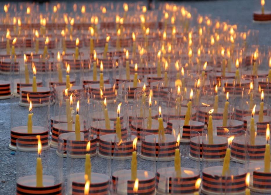 В честь присвоения Перми звания «Город трудовой доблести» зажглись «свечи памяти»
