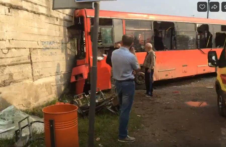 В Перми число пострадавших в автобусе при ДТП возросло до 32 человек