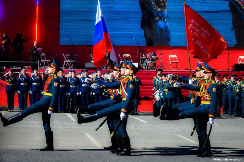 ​В Параде Победы в Перми приняли участие более трех тысяч человек 