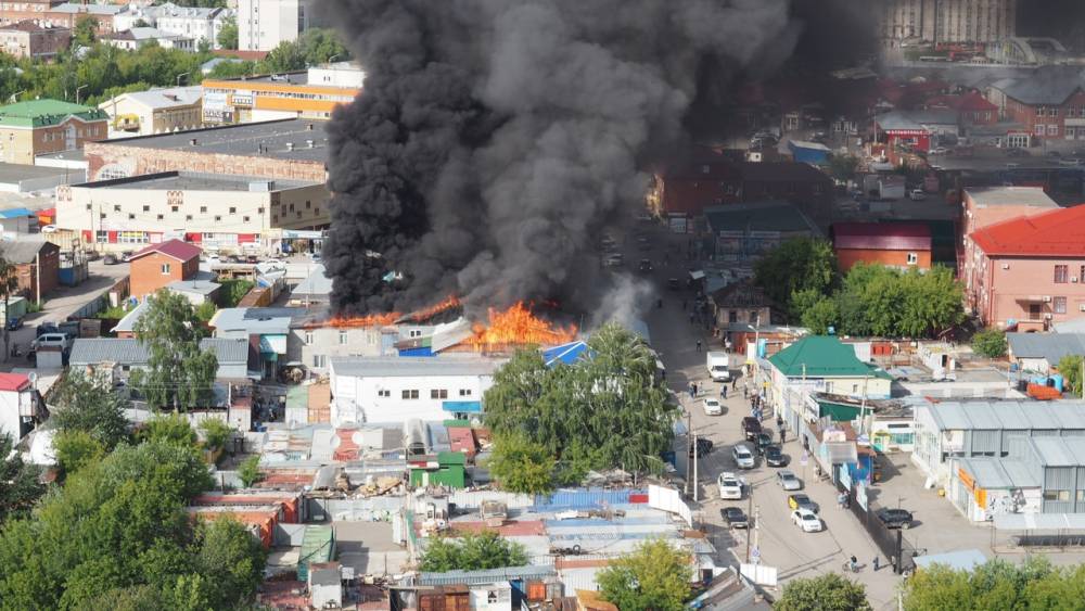 В районе Центрального рынка в Перми случился серьезный пожар