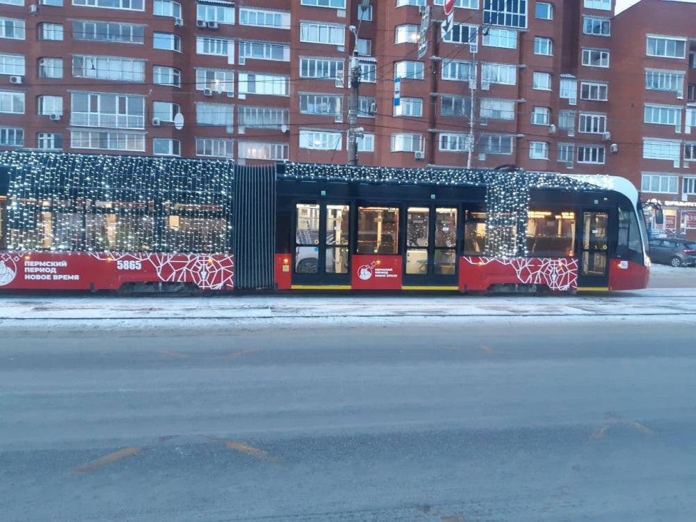 ​В Перми появились цветные маршрутные указатели трамваев