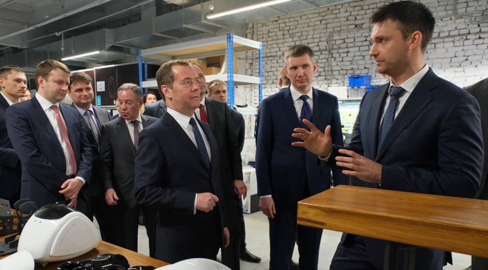 ​Дмитрию Медведеву презентовали секретную разработку пермского «Промобота»