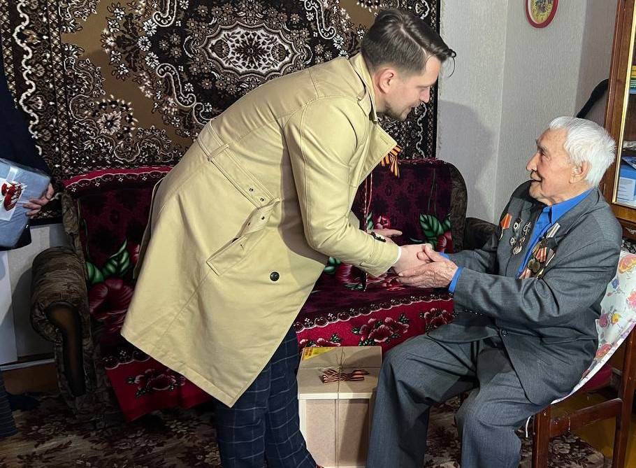 Лукойловцы  поздравляют ветеранов войны и тружеников тыла Прикамья