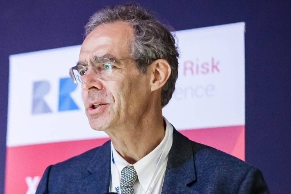 Теория струн: в Перми пройдет публичная лекция швейцарского экономиста Ричарда Олсена