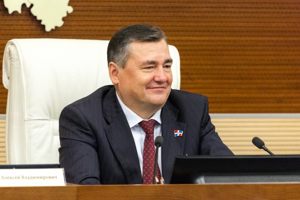 Валерий Сухих впервые вошел в ТОП-10 медиарейтинга глав региональных парламентов