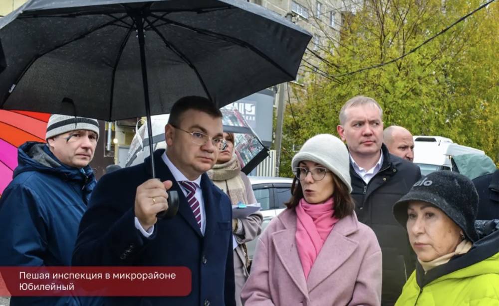Глава Перми Эдуард Соснин провел пешую инспекцию в микрорайоне Юбилейный