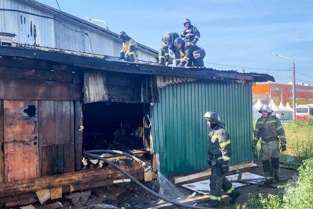 ​Сегодня в Перми произошел пожар в диско-клубе рядом с Центральным колхозным рынком