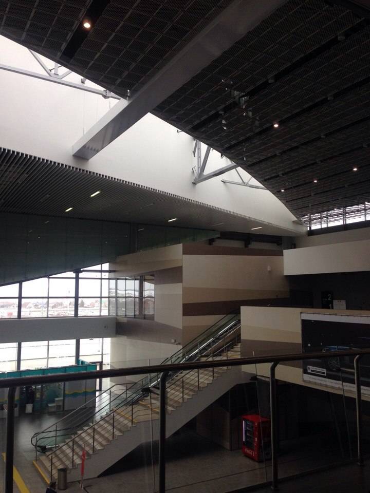 Трещины в зале нового терминала аэропорта Перми устранят по гарантии