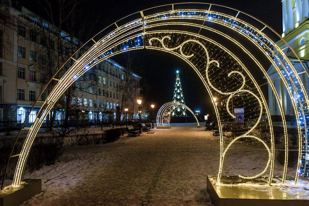 Световой фонтан и елка от PERMM: Пермь украшают к Новому году