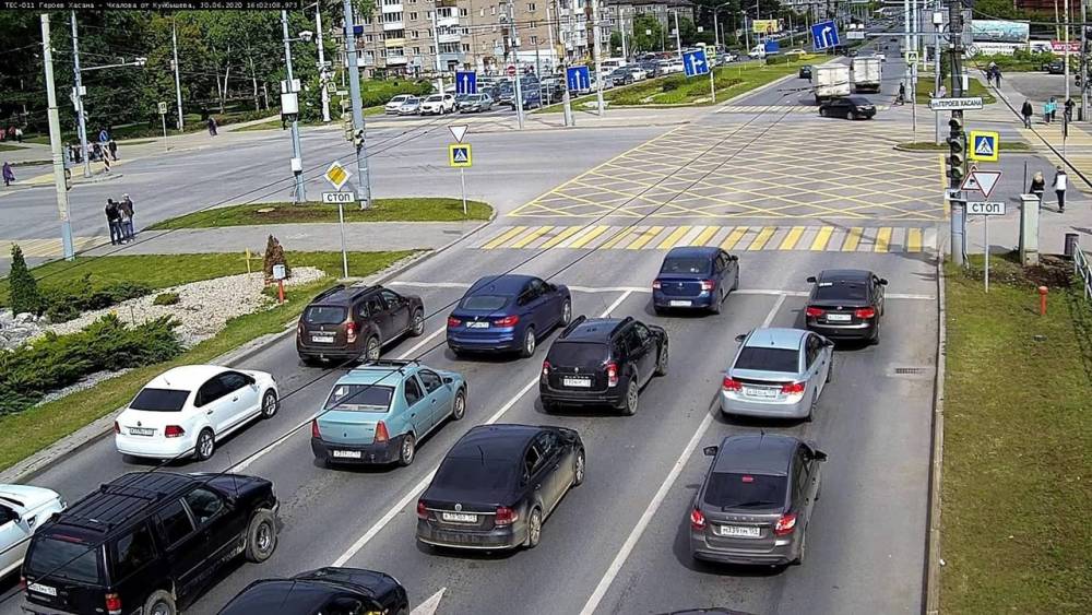 ​В центре Перми нанесли еще одну вафельную разметку