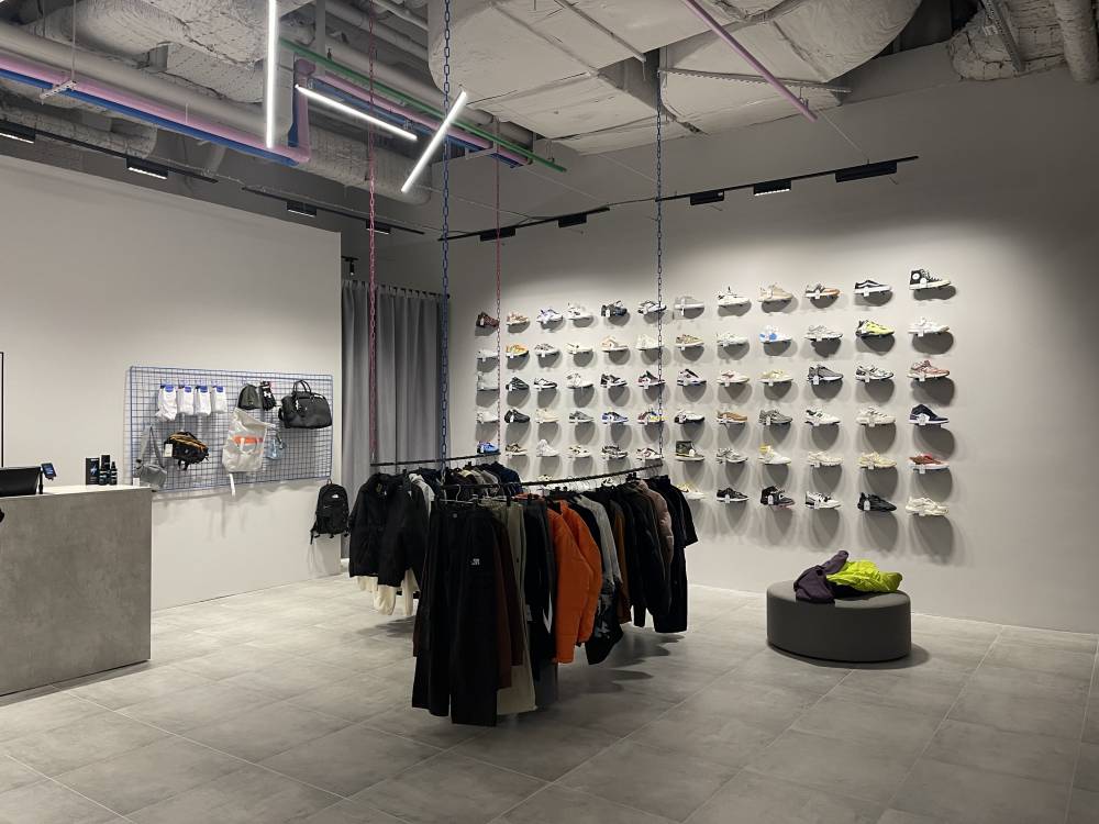 В центре Перми открылся магазин кроссовок мировых брендов 