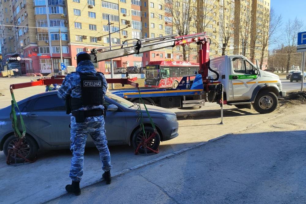 В ходе рейда на улицах Перми судебные приставы арестовали 11 автомобилей должников