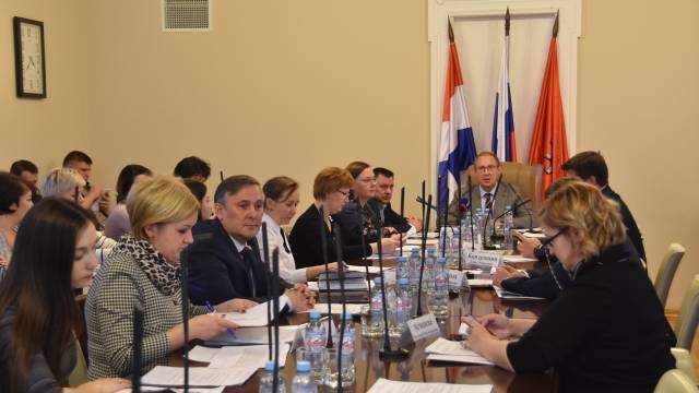 Городские власти и общественники обсудили результаты реализации программы «Молодая семья»