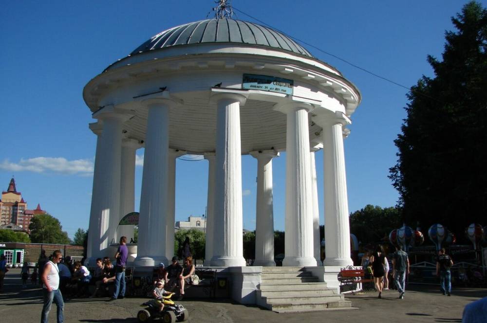 Бульвар, «Марсельеза», ротонда и Чехов. Парку имени Горького исполнилось 215 лет