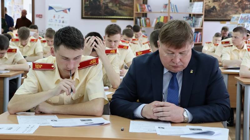 «Единая Россия» в пятый раз провела Международную патриотическую акцию «Диктант Победы»