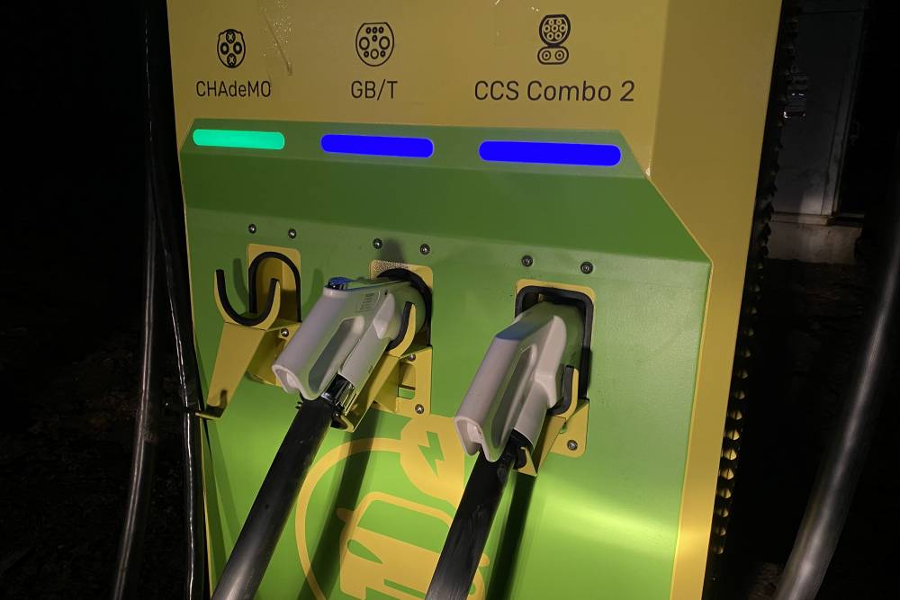 ​В Пермском крае запустили еще одну субсидируемую быструю зарядную станцию для электромобилей 