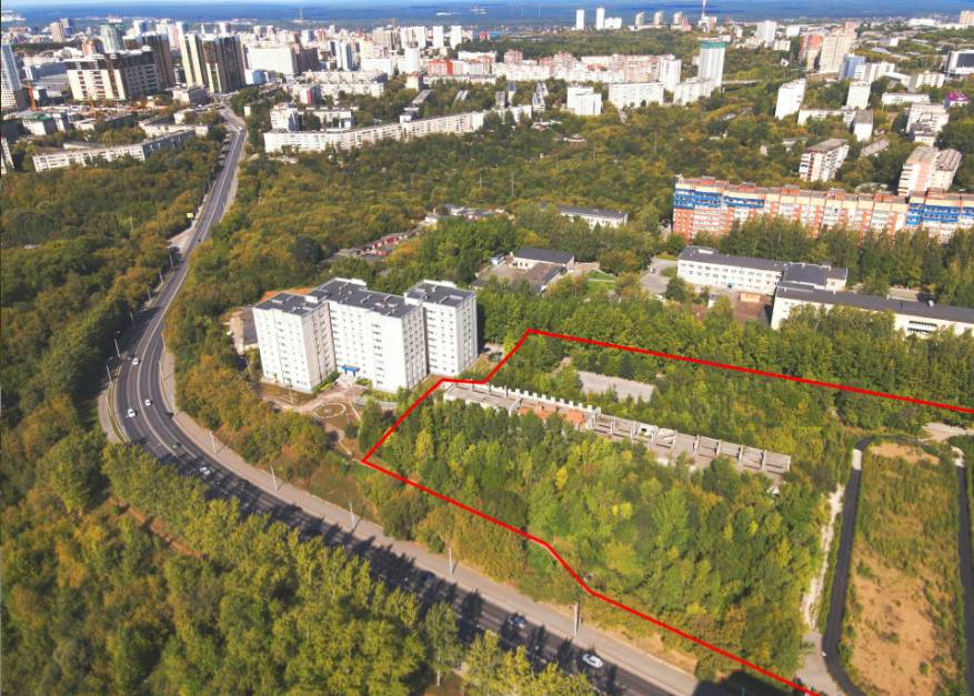 ​В Перми за 54,9 млн рублей выставлен на торги участок с недостроенным корпусом фармакадемии