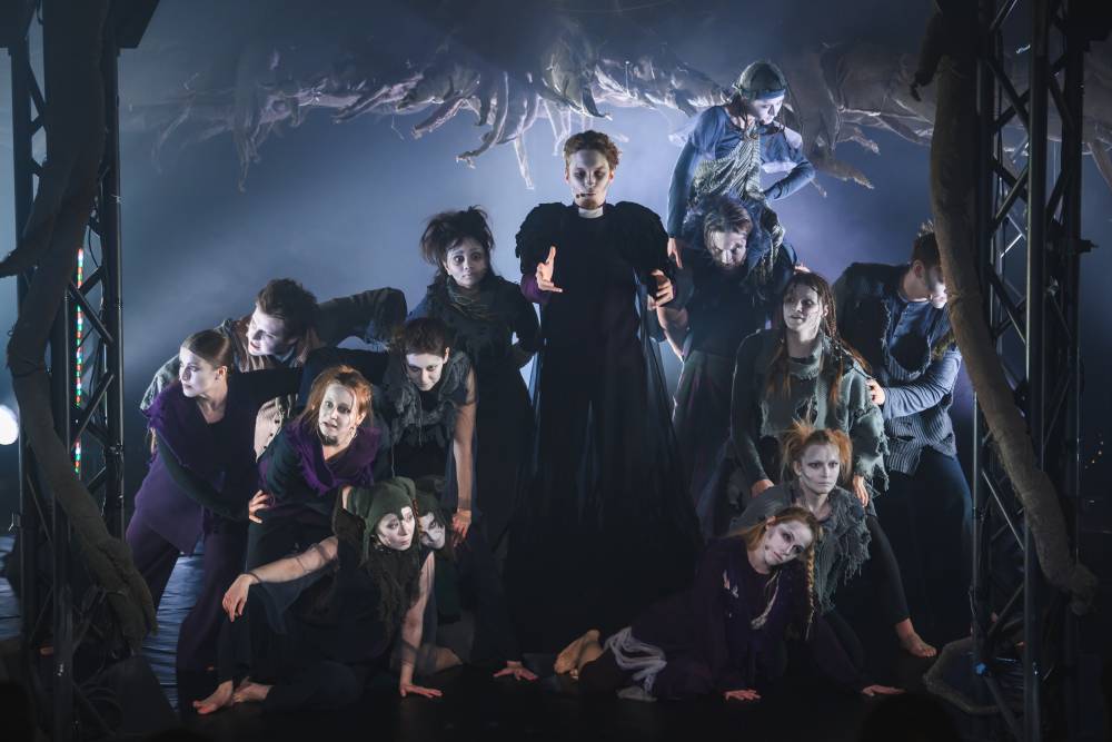 ​Квест-загадка в «Сонной лощине» (12+): Театр-Театр в Перми представил мистический мюзикл
