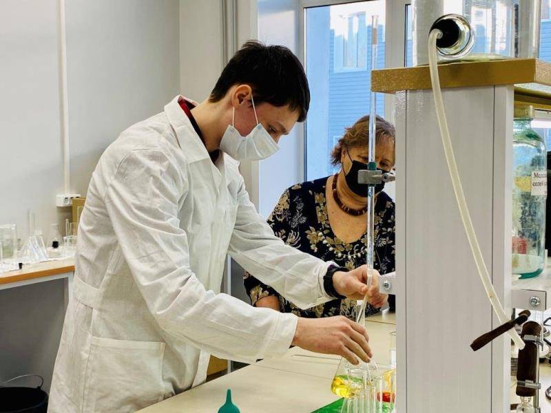 ​«Уралхим» наградил лучшего школьника-химика Пермского края