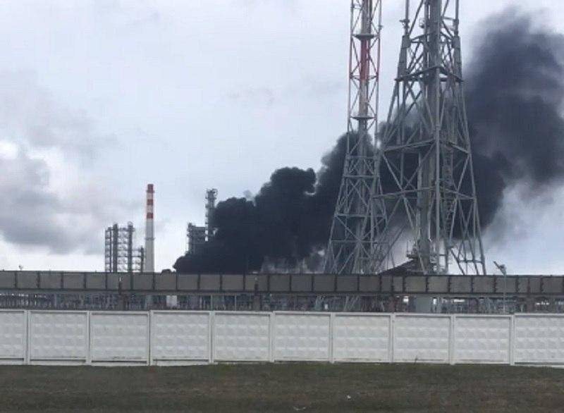В Перми на территории нефтеперерабатывающего завода произошел пожар 
