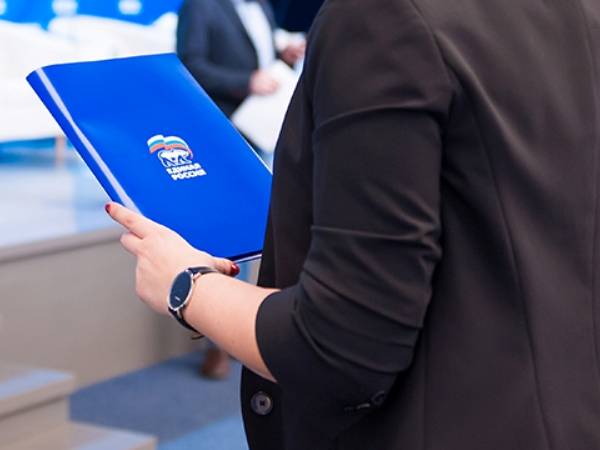 ​«Единая Россия» собирает подписи за закрытие питейных заведений «у дома»