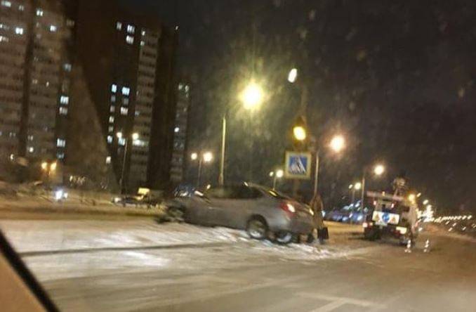 В Перми «легковушка», чтобы не сбить пешехода, вылетела на скорости с дороги