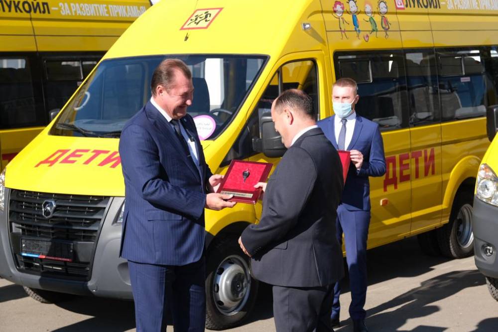 Под Чернушкой открылся дом культуры, первым сцену опробовал музыкант-виртуоз Андрей Киряков