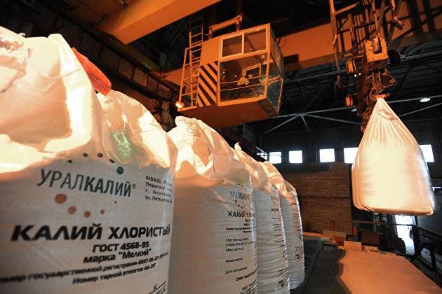 "Уралхим" и "Уралкалий" продлили заморозку цен на  удобрения до конца года