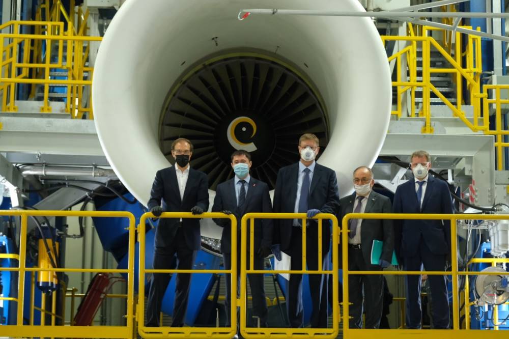 Денис Мантуров посетил площадку «ОДК-Пермские моторы» в Перми