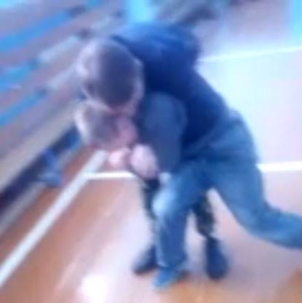Полиция проводит проверку после сообщений об издевательстве над ребенком в Прикамье
