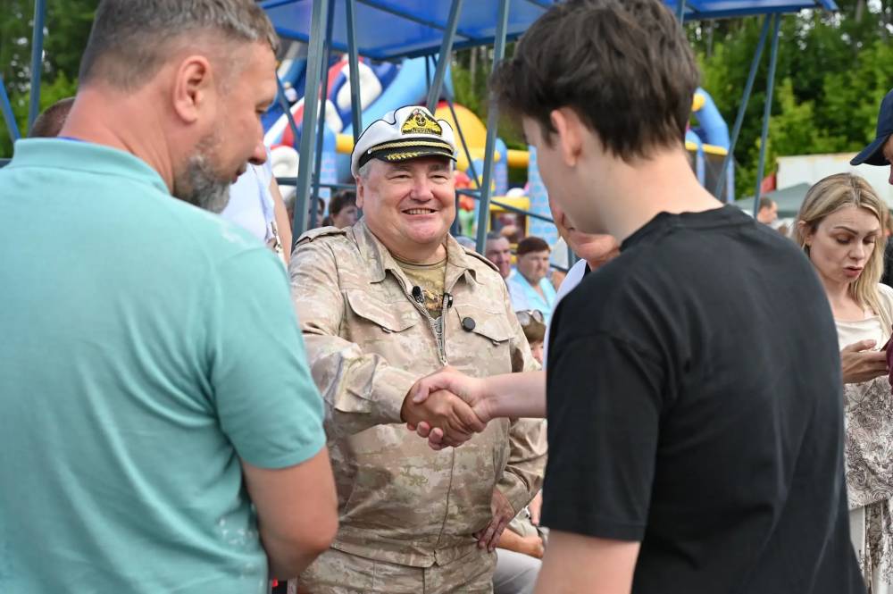​Спикер краевого парламента Валерий Сухих поздравил жителей Елово с 380-летием села