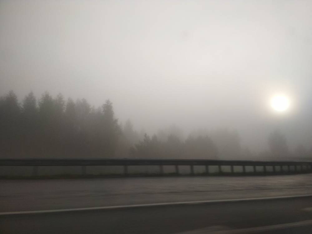 Пермяки делятся фотографиями густого тумана