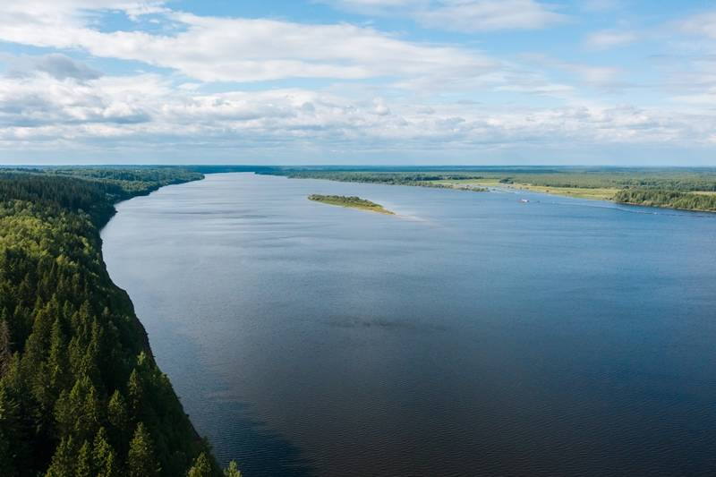 ​Экологи «Уралкалия» выпустили  в акваторию Камского водохранилища мальков стерляди