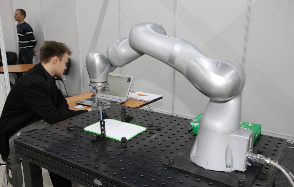 Стабильность края – в развитии производств. Большое интервью с Дмитрием Махониным