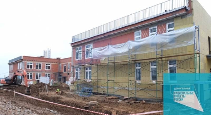 Дмитрий Махонин проинспектировал строительство нового корпуса детского сада в м/р Вышка II