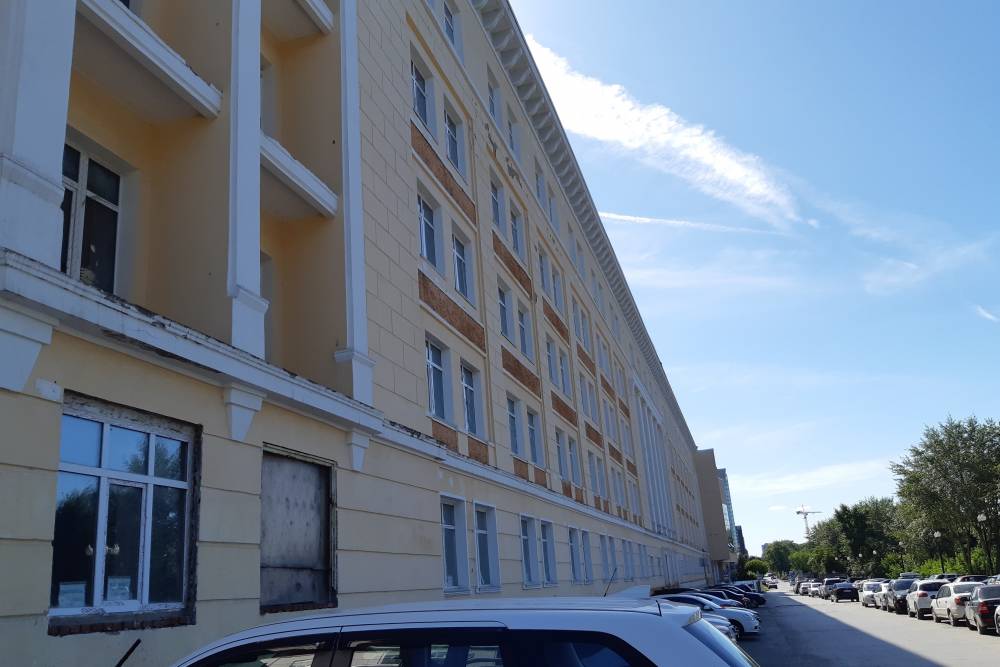Проект реконструкции здания бывшего ВКИУ в гостиницу разработает компания из Санкт-Петербурга