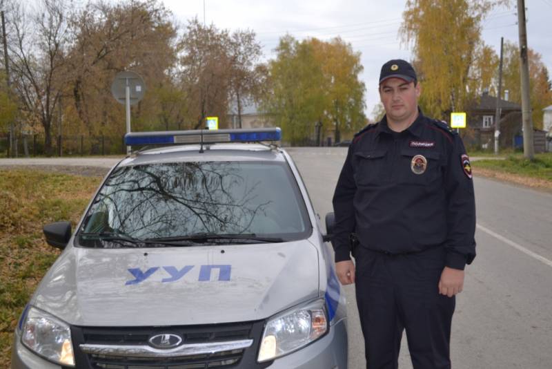 Полицейского из Пермского края наградили за спасение человека