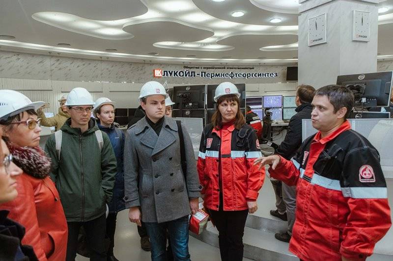  Под контролем общества 