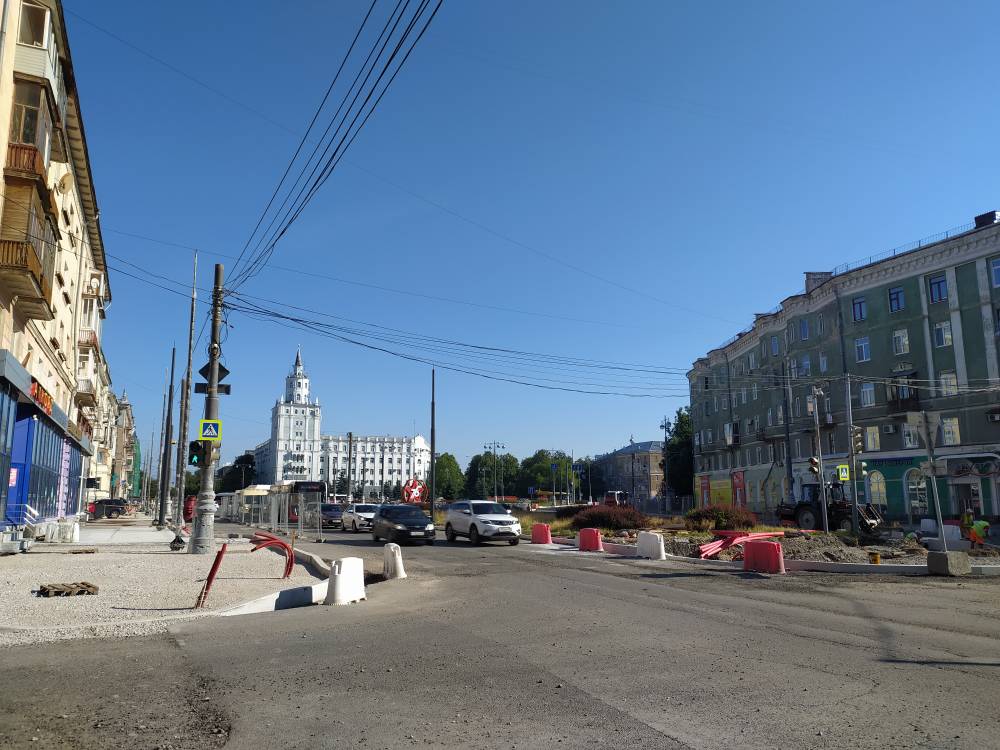 ​Остановку «Кинотеатр «Кристалл» на Комсомольском проспекте временно перенесли