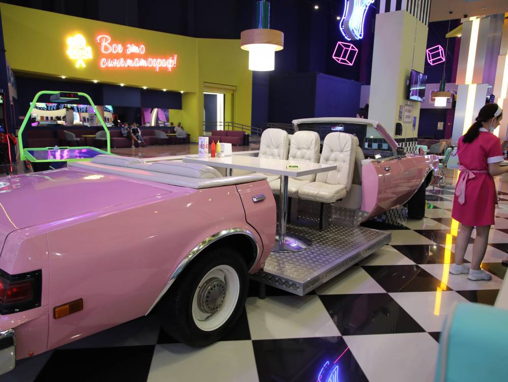 ​Рестораторы Перми отметили снижение спроса на бронь столов на 14 февраля