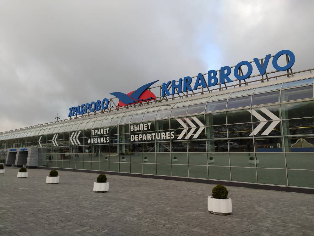 Самолет, летевший в Пермь из Калининграда, сел в аэропорту Храброво