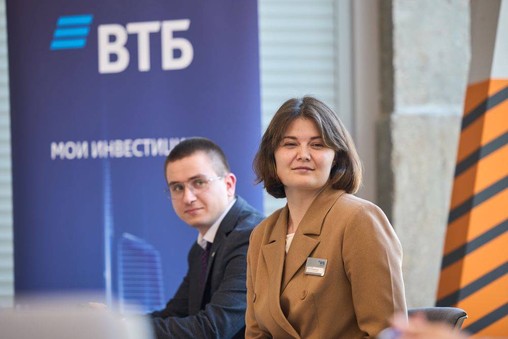 ​Глава брокера ВТБ: ждём средний курс рубля на 2026 год на уровне 81 рубль за доллар