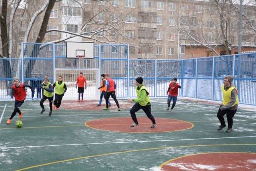 В Свердловском районе Перми открыли  дворовый мини-стадион 