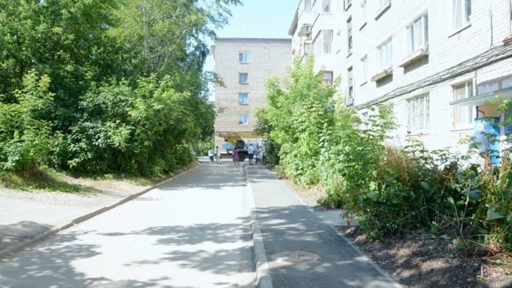 ​Депутаты Пермской гордумы проверили работы по благоустройству дворовых территорий